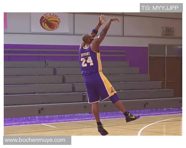 科比在对阵黄蜂时的经典扣篮瞬间回顾与精彩解析